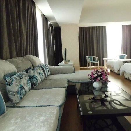 Zhenzhou Lantian Business Hotel Zhengzhou Buitenkant foto